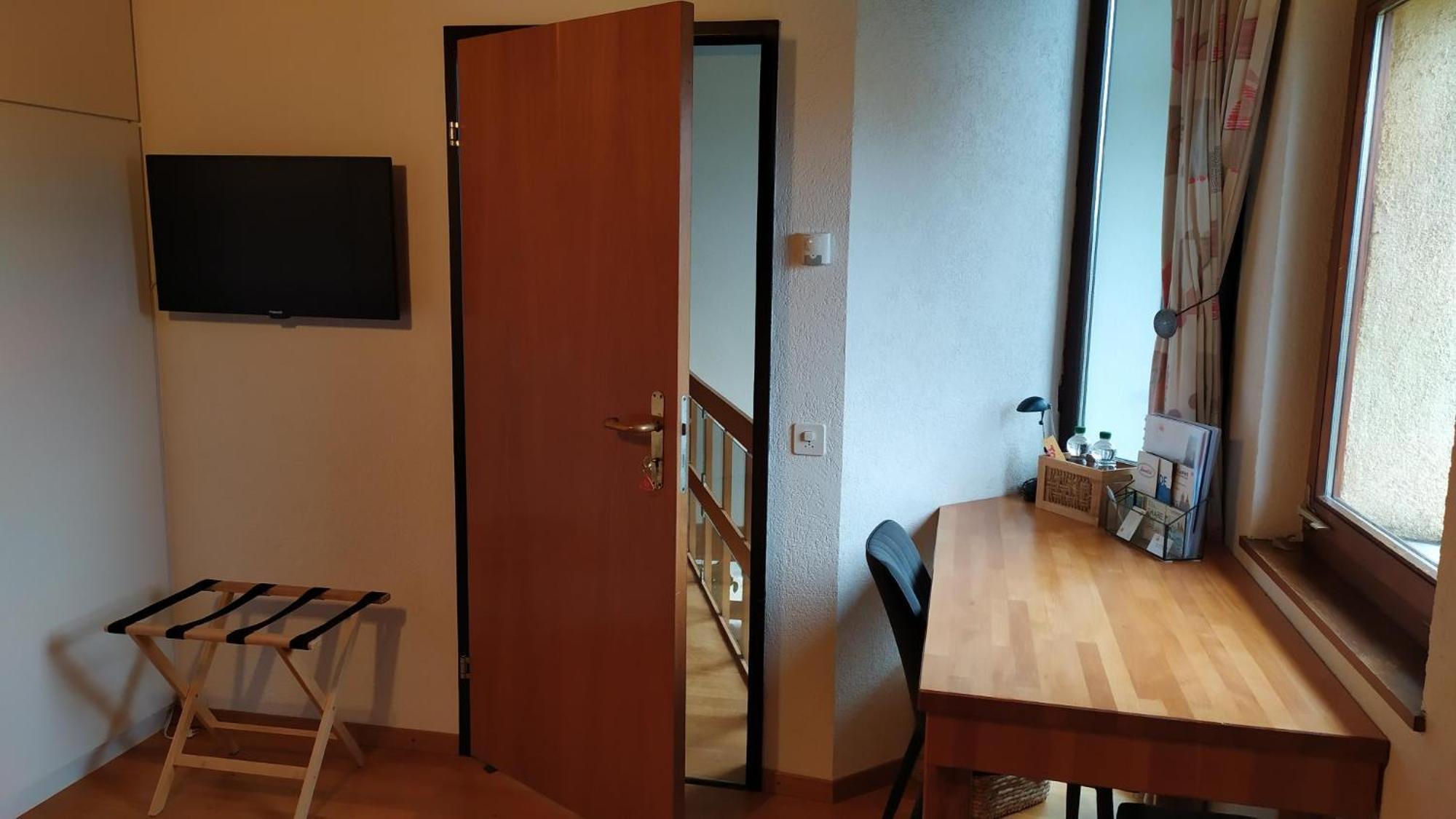 Guest House La Sereine Romanel-sur-Morges ภายนอก รูปภาพ